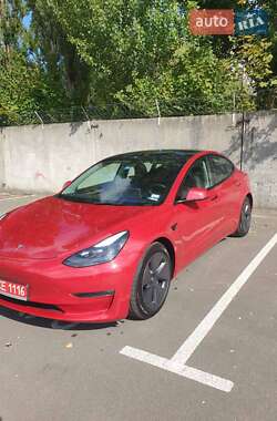 Седан Tesla Model 3 2023 в 
