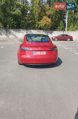 Седан Tesla Model 3 2023 в 