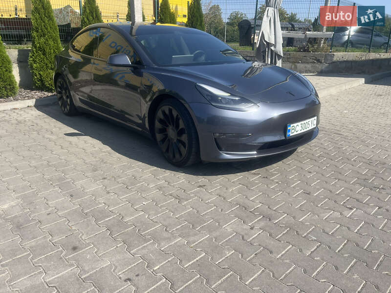 Седан Tesla Model 3 2021 в Львові
