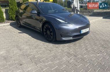 Седан Tesla Model 3 2021 в 