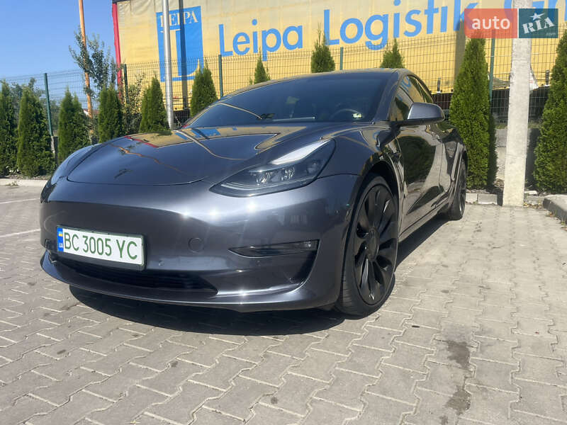 Седан Tesla Model 3 2021 в 