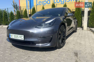 Седан Tesla Model 3 2021 в 