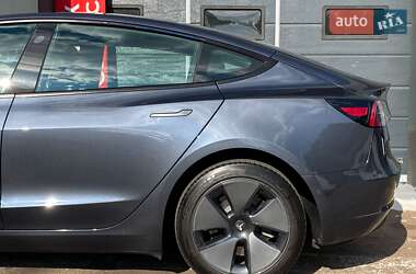 Седан Tesla Model 3 2021 в 