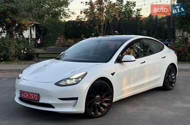 Седан Tesla Model 3 2021 в 