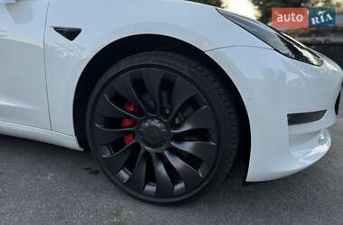 Седан Tesla Model 3 2021 в 