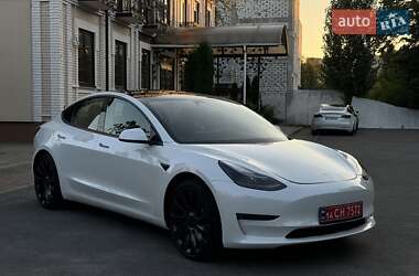 Седан Tesla Model 3 2021 в 