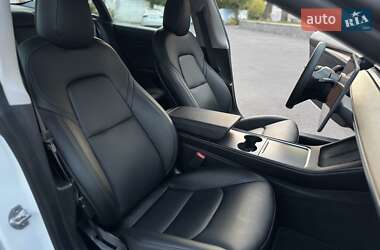 Седан Tesla Model 3 2021 в 