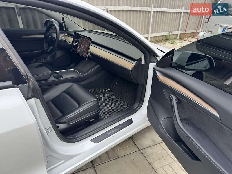 Седан Tesla Model 3 2021 в Харкові