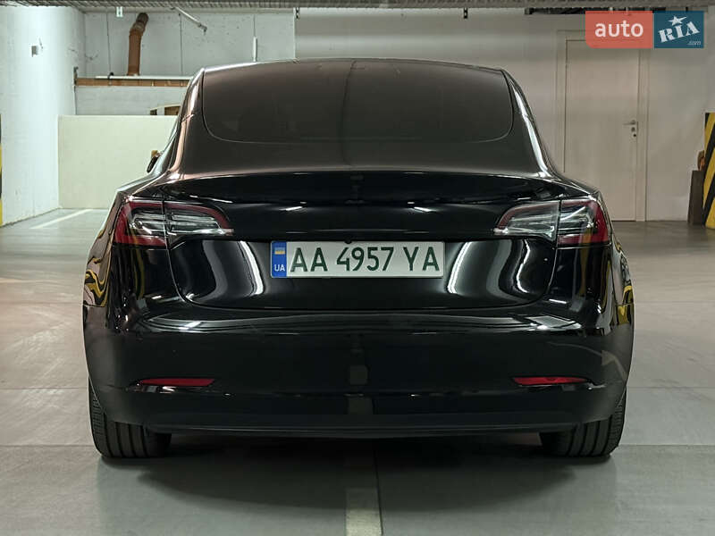 Седан Tesla Model 3 2021 в Днепре