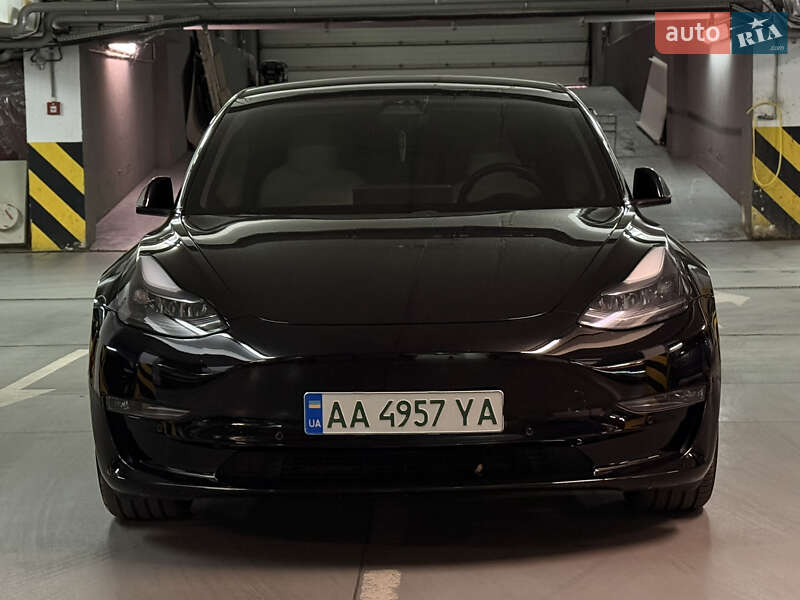 Седан Tesla Model 3 2021 в Днепре