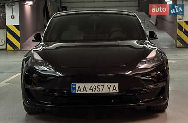 Седан Tesla Model 3 2021 в 