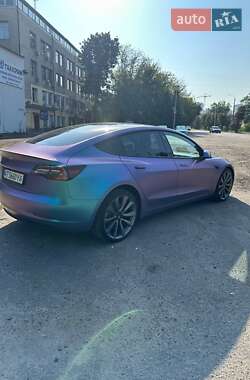 Седан Tesla Model 3 2021 в Киеве