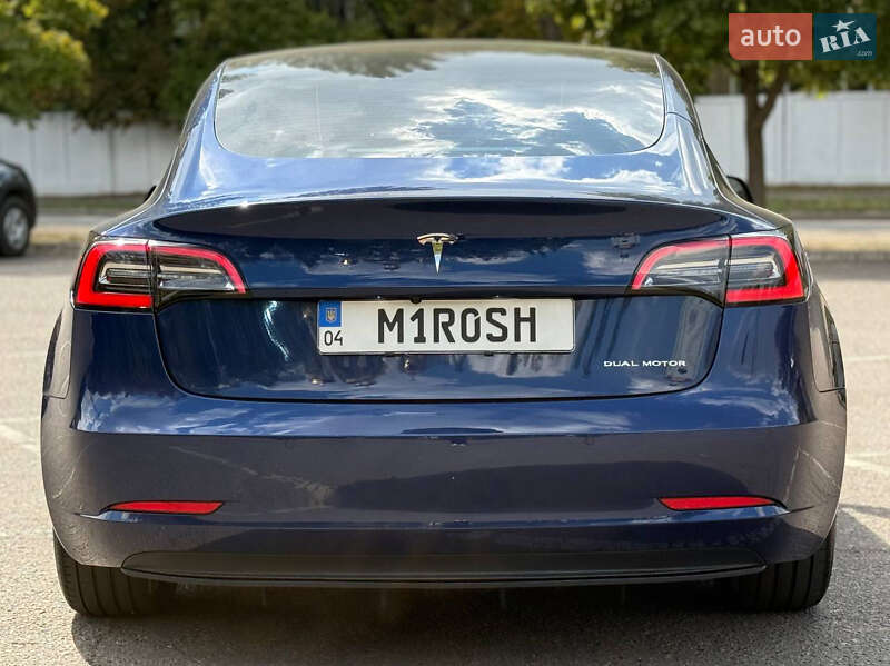 Седан Tesla Model 3 2021 в Кривом Роге