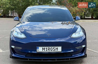 Седан Tesla Model 3 2021 в 