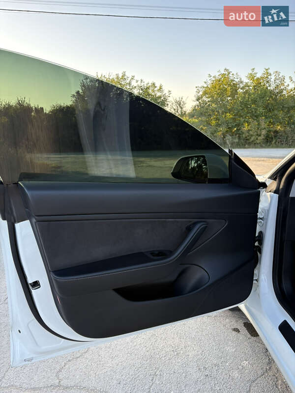 Седан Tesla Model 3 2021 в Тернополі