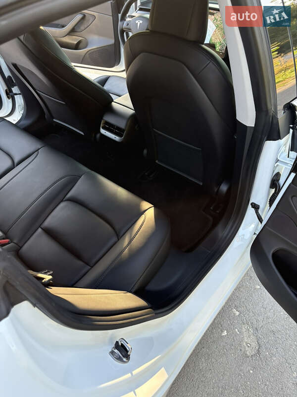 Седан Tesla Model 3 2021 в Тернополі