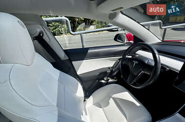 Седан Tesla Model 3 2019 в 