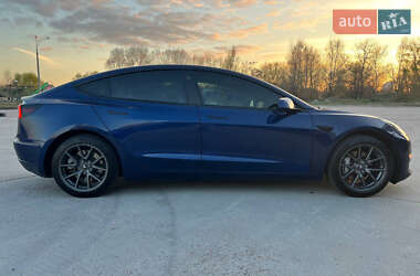Седан Tesla Model 3 2022 в Києві