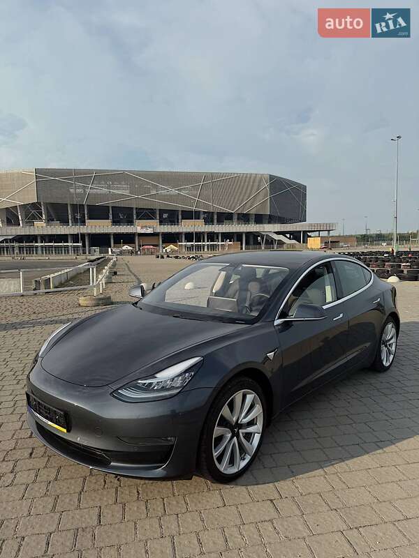 Седан Tesla Model 3 2019 в Львові фото Седан Tesla Model 3 2019 в Львові