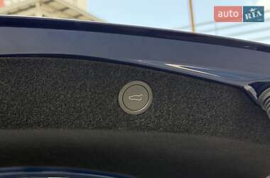 Седан Tesla Model 3 2024 в 