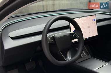 Седан Tesla Model 3 2024 в 