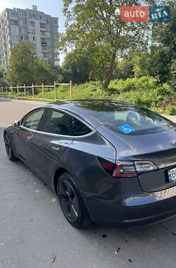 Седан Tesla Model 3 2019 в 