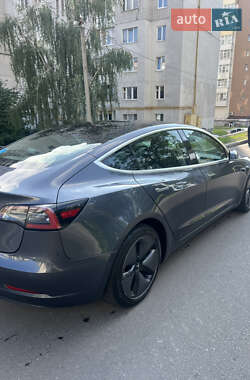 Седан Tesla Model 3 2019 в 