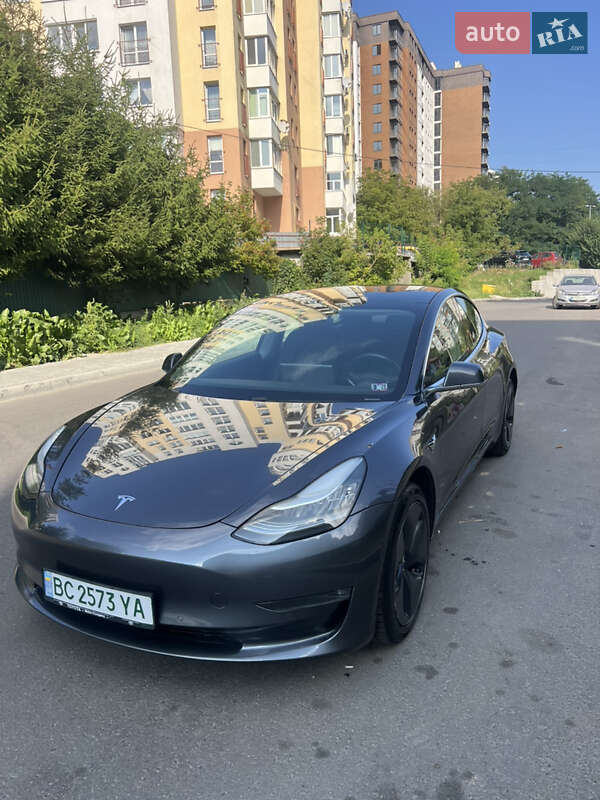 Tesla Model 3 2019