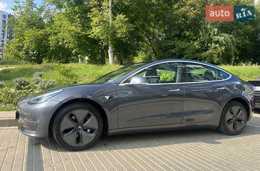 Седан Tesla Model 3 2019 в 