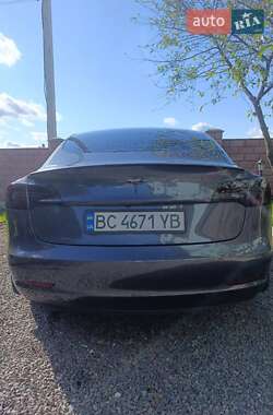 Седан Tesla Model 3 2020 в 