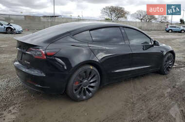 Седан Tesla Model 3 2021 в 