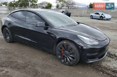 Седан Tesla Model 3 2021 в 