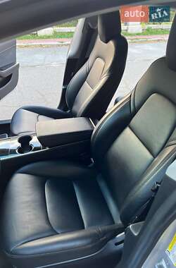 Седан Tesla Model 3 2018 в 