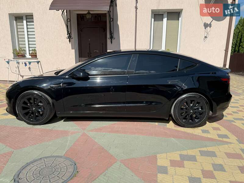 Седан Tesla Model 3 2022 в Тернополе