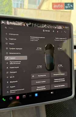 Седан Tesla Model 3 2022 в 