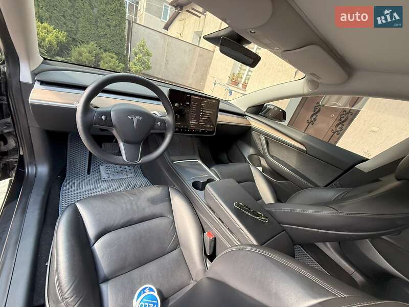 Седан Tesla Model 3 2022 в Тернополе