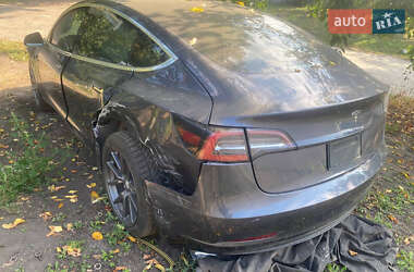 Седан Tesla Model 3 2020 в 
