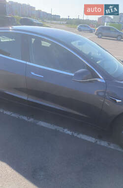 Седан Tesla Model 3 2018 в 
