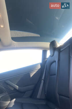 Седан Tesla Model 3 2018 в 
