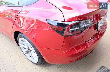 Седан Tesla Model 3 2022 в 