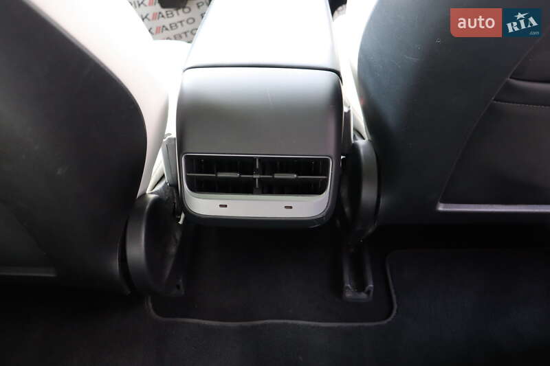 Седан Tesla Model 3 2022 в Львове фото 34 Седан Tesla Model 3 2022 в Львове