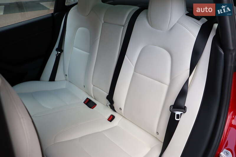 Седан Tesla Model 3 2022 в Львове фото 38 Седан Tesla Model 3 2022 в Львове