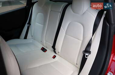 Седан Tesla Model 3 2022 в 