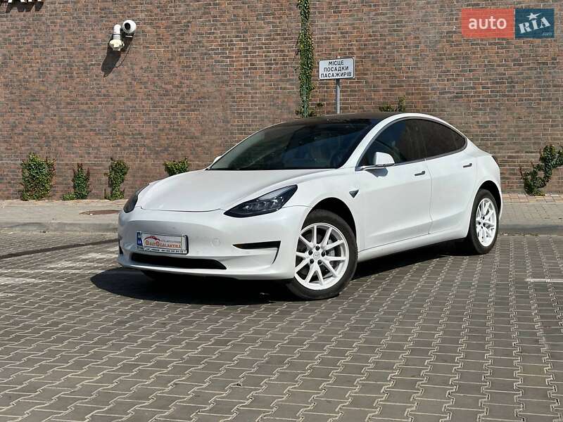 Седан Tesla Model 3 2019 в Одессе