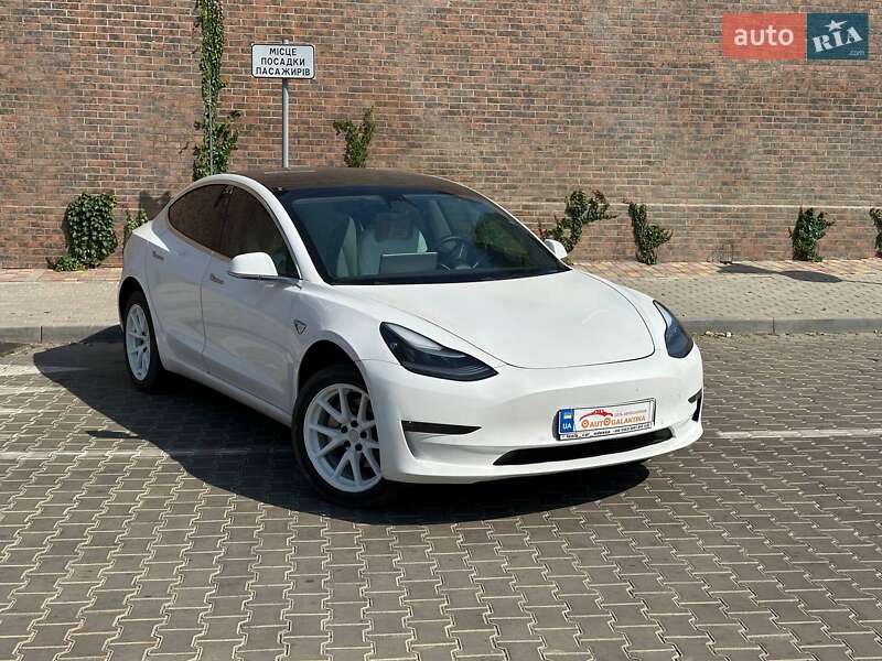 Седан Tesla Model 3 2019 в Одессе