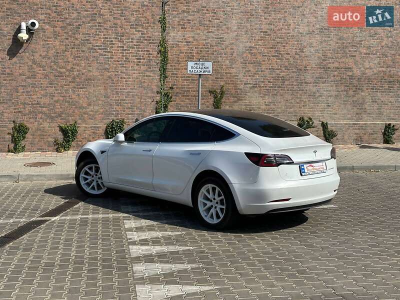 Седан Tesla Model 3 2019 в Одессе