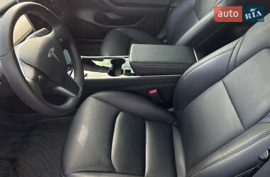 Седан Tesla Model 3 2020 в 