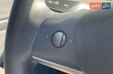 Седан Tesla Model 3 2020 в 