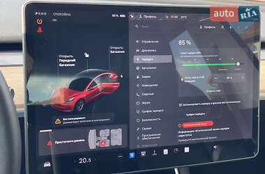 Седан Tesla Model 3 2020 в 