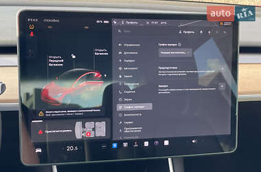 Седан Tesla Model 3 2020 в 